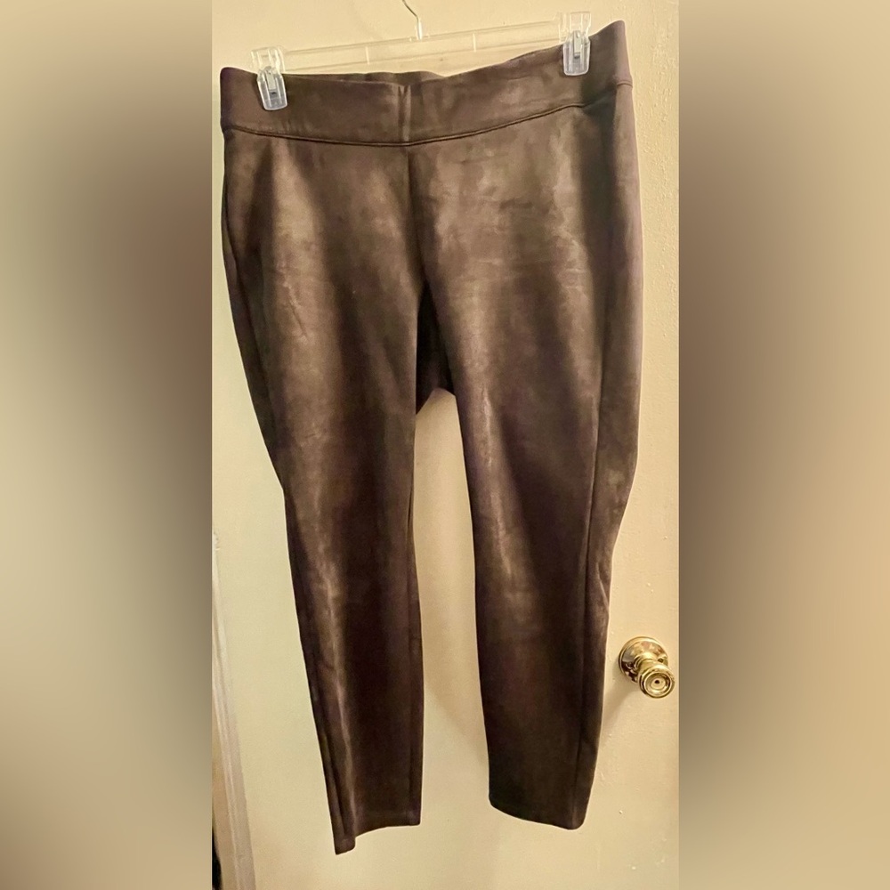 Lane Bryant Faux Suede Leggings    
SIZE 18/20   **LIKE NEW**